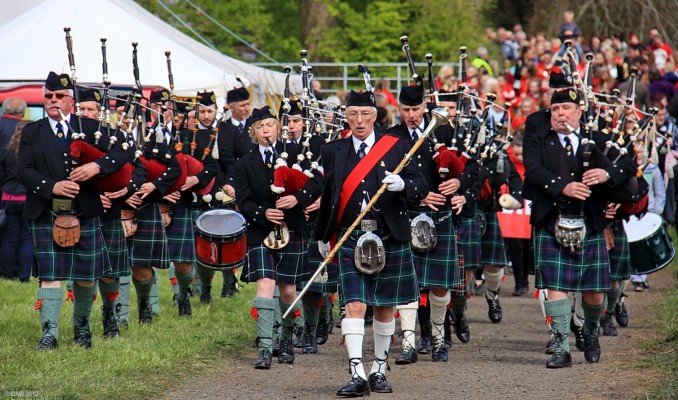 2012, The Parade arrives at the show ground
The Pipe band this year appeared to be a combination of The Neilston & District Pipe band and The Rothbury Highland Pipe band. 
