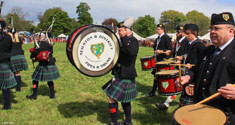 2019, Neilston & District Pipes & Drums
The 2019 show was notable for the sunny weather.

