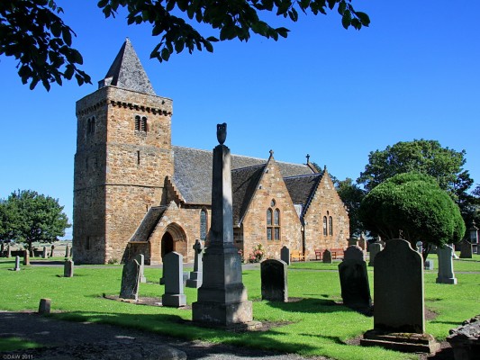 Aberlady Parish Church
There has been a church here since the 15th century.  During its history the Church has been much extended and modified and the only part dating from the 15th century is now the tower.  The biggest changes were made in 1886 when the building was again re-modelled and this is the building you see today.  [url=http://www.streetmap.co.uk/map.srf?X=346152&Y=679800&A=Y&Z=120/] Map location. [/url] 
