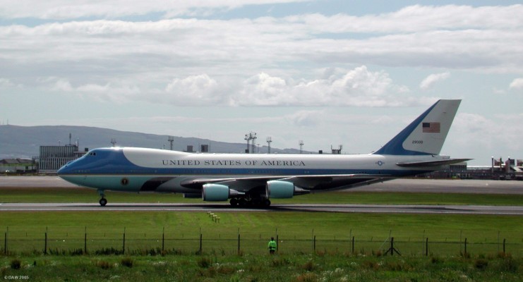 Air Force One arriving at Prestwick Airport, July 2005
The scene on board possibly goes like this, "Mr President, we've arrived in Scatland", George Bush, "Great, now where's ma Clubs?"  This B747-200B, tail no 29000, is one of two modified 747's used by the President.  The main difference between this and a standard 747 is the internal layout and its extra communications capability.  The bump just below the cockpit window is for in flight re-fuelling.
