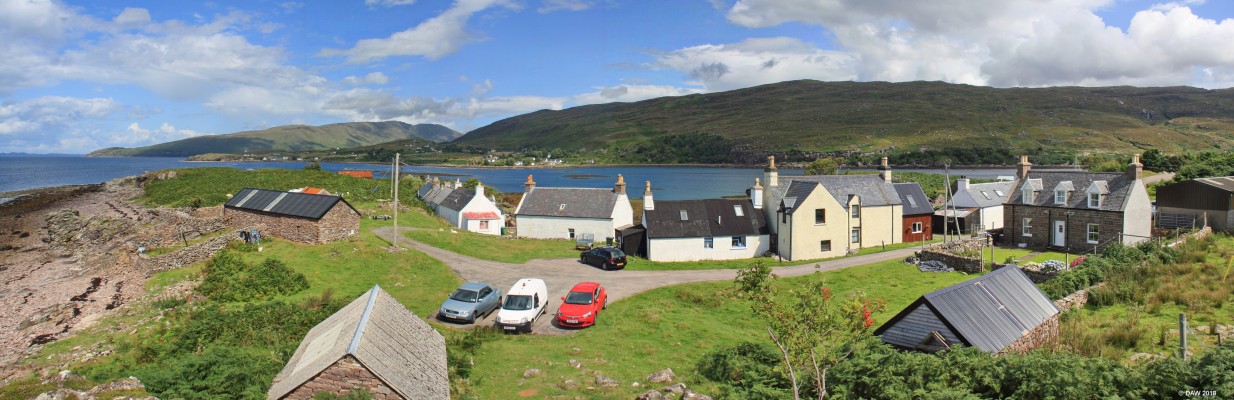 Aird-Dhubb, near Applecross
Looking over towards Camustiel on the Applecross Peninsula.  THe village of Applecross is round the corner out of site.  [url=http://streetmap.co.uk/map.srf?X=170605&Y=840680&A=Y&Z=120/] Map location. [/url]
