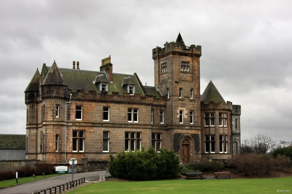 Airthrey Castle, Bridge of Allan
Airthrey Estate dates from the 14th century.  In 1791 Robert Haldane commissioned Robert Adam to build the basis of the house we see here, it was later added to between 1889-91.  During WWII it became a maternity hospital and today it forms part of Stirling Universtity which was opened in 1967. [url=http://www.streetmap.co.uk/map.srf?X=281250&Y=696765&A=Y&Z=120/] Map location. [/url]
