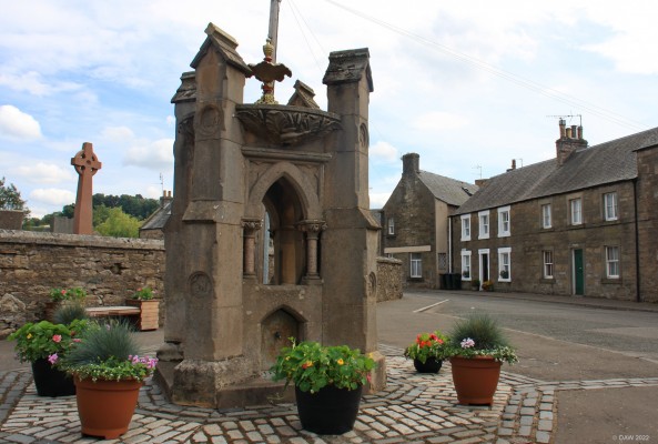 The Alexander Martin Memorial Fountain, Dunning
This drinking well sits in the centre of Dunning.  A plaque reads that it was erected in 1874 as a gift to his native by Alexander Martin of St John's New Brunswick.  But exactly who Alexander Martin was seems to have been lost in the mists of time.
