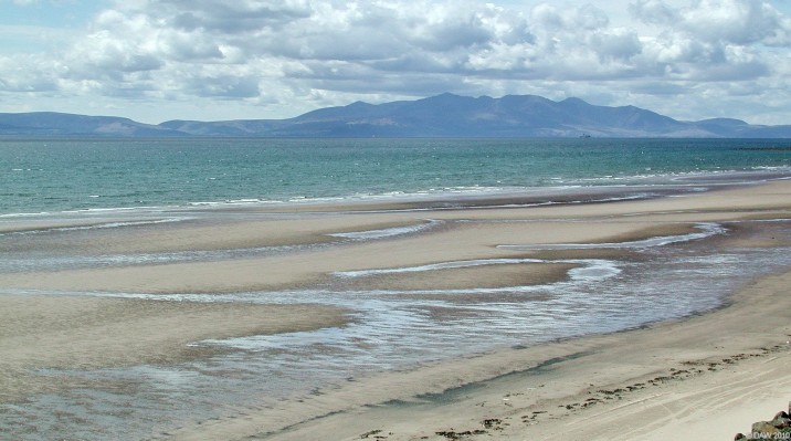 Arran from Ardeer
Looking out over the long sandy beaches at Ardeer towards Arran.  [url=http://www.streetmap.co.uk/map.srf?X=228640&Y=639397&A=Y&Z=115/] Map location. [/url]

