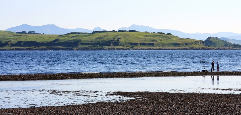 Arran and the Cumbrae from Largs
Looking out from Aubery Crescent at the North end of Largs.  The Great Cumbrae is in the foreground with the outline of Arran in the distance.  [url=http://www.streetmap.co.uk/map.srf?X=219944&Y=660321&A=Y&Z=110/] Map location. [/url]
