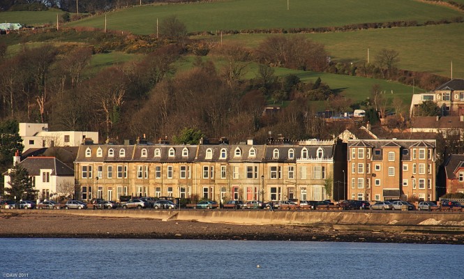 Aubery Crescent, Largs
Looking over to the old terraced houses of Aubery Crescent from the Pier. [url=http://www.streetmap.co.uk/map.srf?X=220053&Y=659528&A=Y&Z=115/] Map location. [/url]
