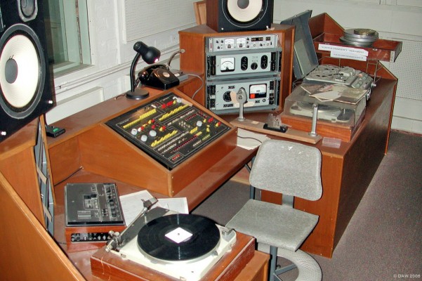 BBC Studio, Troywood Bunker
All the Regional Command bunkers had a fully equipped BBC studio that would have been used to make public broadcasts...... and perhaps disseminate soothing music whilst civilisation crumbled... Deep Purple's Burn would probably have been appropriate music.  [url=http://www.secretbunker.co.uk/index.asp]Anstruther Secret Bunker Website[/url]
