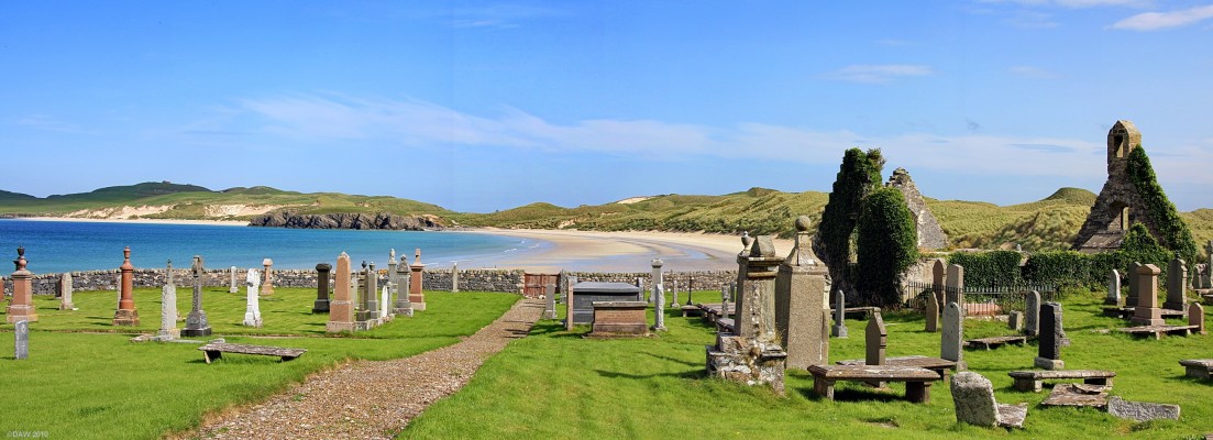 Balnakeil Bay, Sutherland
Over looking Balnakeil Bay from the old ruined church graveyard.   [url=http://www.streetmap.co.uk/map.srf?X=239071&Y=968650&A=Y&Z=115/] Map location. [/url]

