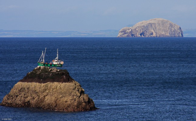 The Bass Rock
A view of the Bass Rock from the harbour at Dunbar. [url=http://www.streetmap.co.uk/map?X=368187&Y=679120&A=Y&Z=120&ax=368077&ay=679380/] Map location. [/url]
