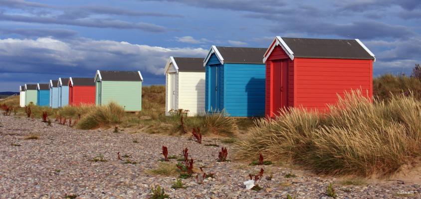 Beach Huts, Findhorn
[url=http://streetmap.co.uk/map?X=303987&Y=864914&A=Y&Z=120/] Map location. [/url]
