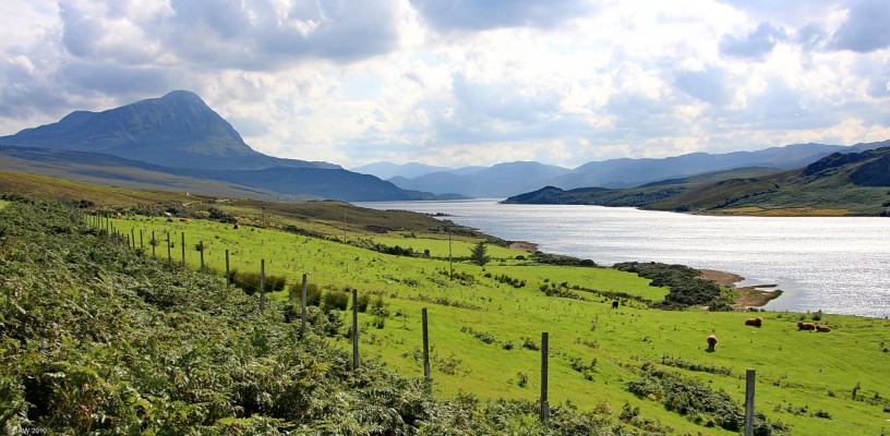 Loch Hope and Ben Hope
Looking down Loch Hope with Ben Hope rising to some 927m in the distance.  [url=http://www.streetmap.co.uk/map.srf?X=247510&Y=958572&A=Y&Z=115/] Map location. [/url]
