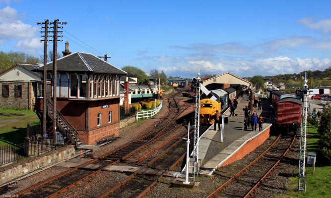 The Station at Bo'ness & Kinneil Rilway
Overlooking Bo'ness station on the [url=http://www.bkrailway.co.uk/] Bo'ness & Kinneil [/url] railway.
