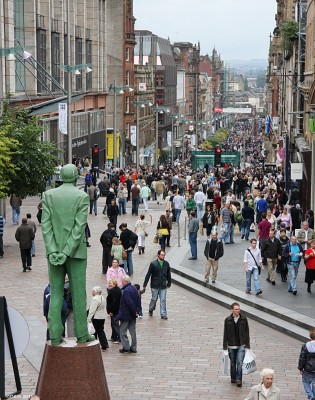 Buchanan Street Pedestrian precinct, Glasgow
Donald Dewer casts his eye down one of Glasgow's busy shopping areas. [url=http://www.streetmap.co.uk/map.srf?X=259097&Y=665695&A=Y&Z=110/] Map location. [/url]
