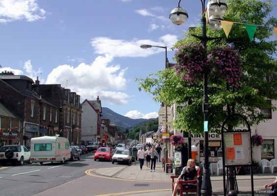 Callander main street
Callander is the gateway to the Trossachs.  This view looks west down the busy main street towards Ben Ledi, the most southern of the Highland Bens.
