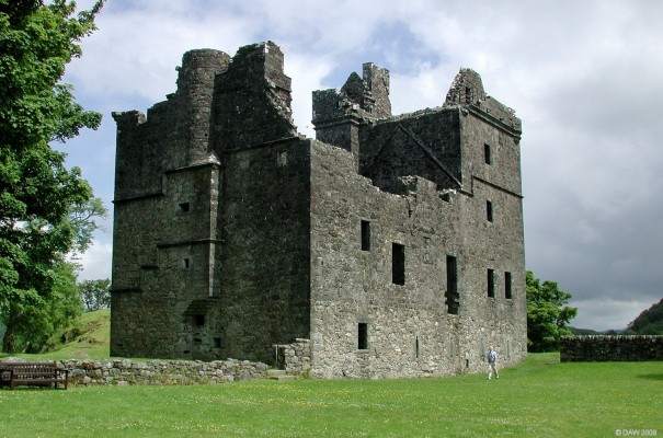 Carnasserie Castle
Built between 1565 and 1572 by John Carswell Bishop of the Isles for the Reformed Church.  Although it has the appearance of a tower house it seems this was just to give it a medieval look and it was built as a residence rather than a defensive structure.  The Castle was captured and partly blown up during the rebellion against James VII in 1685. [url=http://www.streetmap.co.uk/streetmap.dll?G2M?X=183500&Y=701500&A=Y&Z=3/]Map location[/url]

