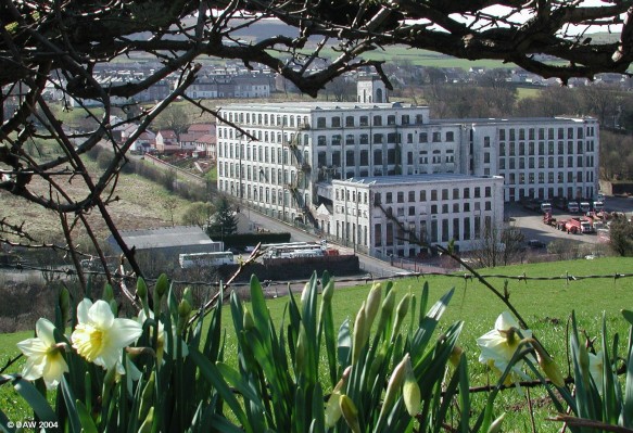 Crofthead Mill from Fereneze Road
The buildings to the left of the [url=http://www.bobbinandthreads.co.uk]Mill[/url] are where the old gas works were located. 
