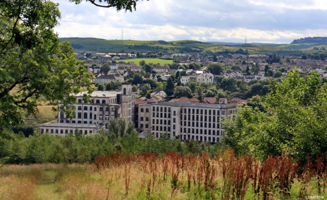 Crofthead Mill, Neilston
Crofthead Mill seen from the Lochliboside hills.  [url=http://streetmap.co.uk/map.srf?X=246917&Y=657744&A=Y&Z=115/] Map location. [/url]
