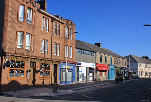Cross Arthurlie Street, Barrhead
Taken in 2019 on what looks like a sunday morning.
