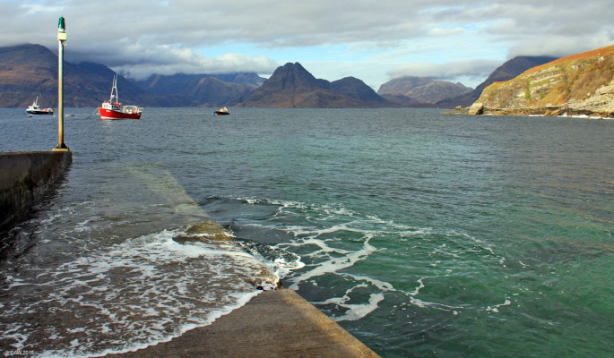 The view from Elgol, Skue
Another view of the Cuillins from Elgol. [url=http://streetmap.co.uk/map.srf?X=151591&Y=813605&A=Y&Z=120/] Map location. [/url]
