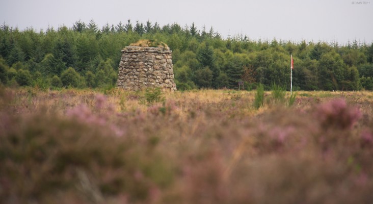Culloden Battlefield and Memorial
Looking over the rough heather of Culloden battlefield from the Jacobite lines towards the Memorial.  The battle of 16th April 1746 was the last pitched battle fought on British soil and resulted in the defeat of the Jacobites by the British Army. [url=http://www.streetmap.co.uk/map.srf?X=274135&Y=844903&A=Y&Z=115/] Map location. [/url]
