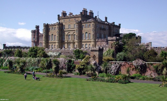 Culzean Castle, Ayrshire
Another view of Culzean Castle.  [url=http://www.streetmap.co.uk/map.srf?X=223387&Y=610170&A=Y&Z=120/] Map location. [/url]

