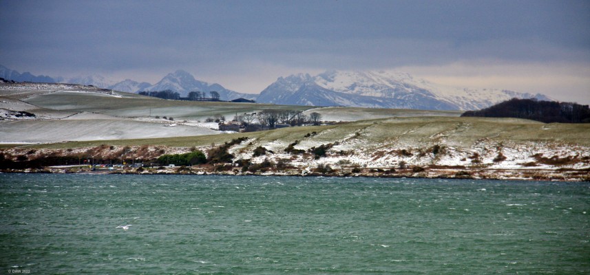 The Great Cumbrae & Arran, winter
A view of the Islands of Great Cumbrae and Arran from Largs seafront. [url=http://streetmap.co.uk/map?X=220101&Y=660096&A=Y&Z=120/] Map location. [/url]
