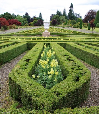 Drummond Castle Gardens
One of the finest formal gardens in Scotland.
