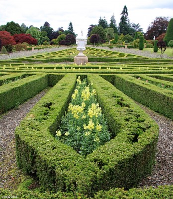 Drummond Castle Gardens
One of the finest formal gardens in Scotland.

