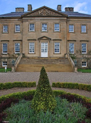 Dumfries House, Main Entrance
The main entrance to Dumfries House, near Cumnock. [url=http://streetmap.co.uk/map.srf?X=254149&Y=620353&A=Y&Z=115/] Map location. [/url]
