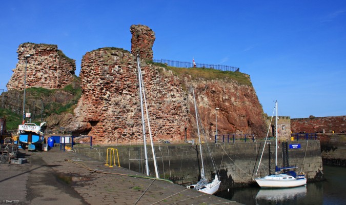 Ruins of Dunbar Castle
Dunbar Castle was said to be one of the strongest Castles in Scotland.  Several fortresses were built on this site, the earliest being 1070.  The ruins you see today are what remains from 1670 when by order of the Scottish Parliament is was to be "utterly cast down to the ground".
