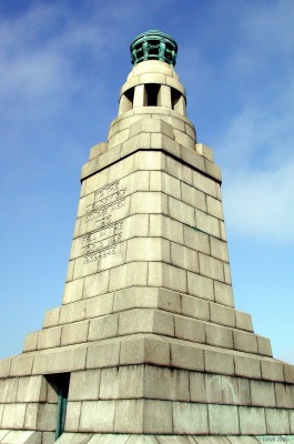 The War Memorial, Dundee Law
Dundee Law stands some 174m above sea level giving commanding views all over Dundee and much further.  Archaeological evidence suggests that there could have been people on the Law around 3500 years ago.  The memorial is designed such that the top can be lit with a large flame.
