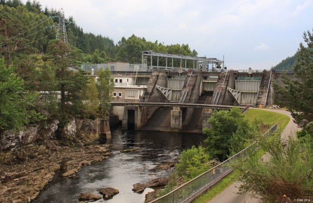 Dundreggan Dam, Glem Moriston
Glenmoriston Power Station lies 90m beneath the dam generating up to 36MW of power.  The great glen scheme was the first to pioneer underground turbine halls.  The scheme was completed in 1962 and is capable of generating  113MW of power. [url=http://streetmap.co.uk/map.srf?X=235829&Y=815710&A=Y&Z=115/] Map location. [/url]
