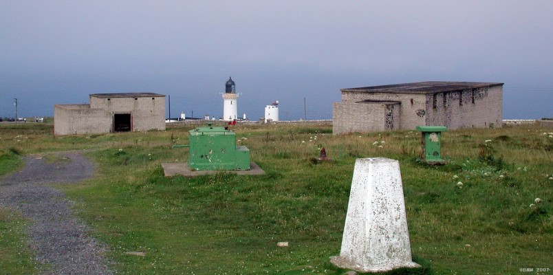 Dunnet Head ROC Post and WWII Radar station
Being the most northerly point on the UK mainland Dunnet Head was an important strategic location during WWII.  It was one of the locations where the Navy set up a[url=http://www.subbrit.org.uk/sb-sites/sites/d/dunnet_head/index.shtml] Radar station[/url] to detect U Boats passing into the Atlantic.  In the this picture green blocks are the Cold War ROC post and the grey building are what is left of the Radar station.

