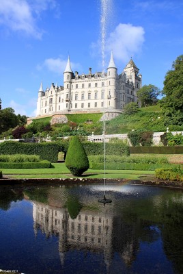 Dunrobin Castle
Garden fountain at Dunrobin Castle. [url=http://www.streetmap.co.uk/map.srf?X=285213&Y=900827&A=Y&Z=115/] Map location. [/url]
