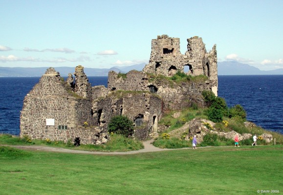 Dunure Castle
Perched on a cliff edge near the village of Dunure with views looking over the Firth of Clyde towards Arran.   The origonal castle dates from around the 13th century.  The tower was added in the 15th century.   The castle has been in a ruined state since the end of the 17th century.
