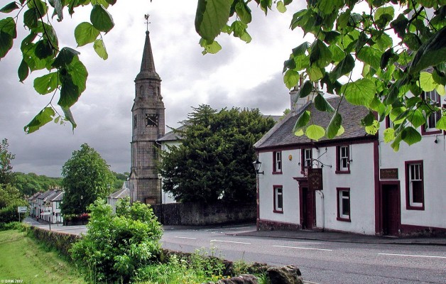 Eaglesham Parish Church
Completed in 1790 at the time the new planned village of Eaglesham was being constructed.  The tower is inscribed with the words - "woe is unto me if I preach not the Gospel" which I'm sure put the fear of God into the good people of Eaglesham at the time. [url=www.multimap.com/map/browse.cgi?lat=55.739&lon=-4.2755&scale=25000&icon=x]Map location[/url]
