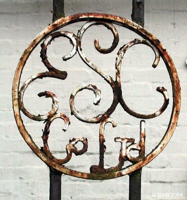 English Sewing Cotton
The English Sewing Cotton Company was one of the latter owners of Crofthead Mill.  The company logo can still be seen on one of the gates at the rear of the Mill.
