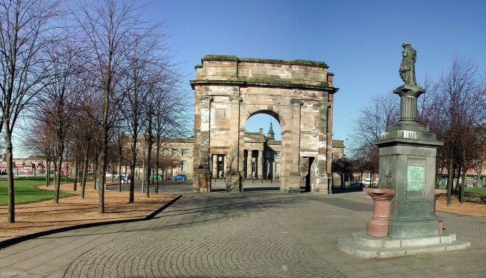 The Main entrance to Glasgow Green
The old High court building can be seen through the arch in this view looking out of the park.
