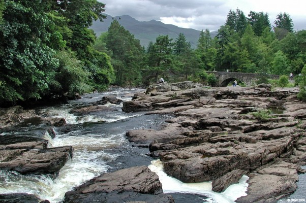 The Falls of Dochart, Killin
Killin lies at the western end of Loch tay and is famous for these picturesque falls.  Creag na Caillich rises to some 900m in the distance. [url=http://www.streetmap.co.uk/streetmap.dll?G2M?X=257030&Y=732350&A=Y&Z=3/]Map location[/url]
