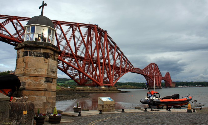 The Forth Bridge
The Lantern light and Forth Bridge from North Queensferry.
