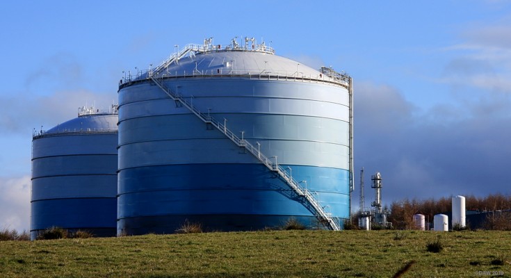 The Glen Mavis LNG facility
These tanks are a bit of a landmark and can actually be seen from the hills above Neilston if know where to look.  Built in 1971 just outside the small village of Glen Mavis as part of the nationwide conversion from coal gas to Natural Gas.  The tanks store Natural Gas as a liquid at very low temperatures meaning that a large volume can be stored in relatively small tanks.  The LNG can be taken from here by tanker to outlying areas.  This was the first such plant in the UK, there now being around five.
