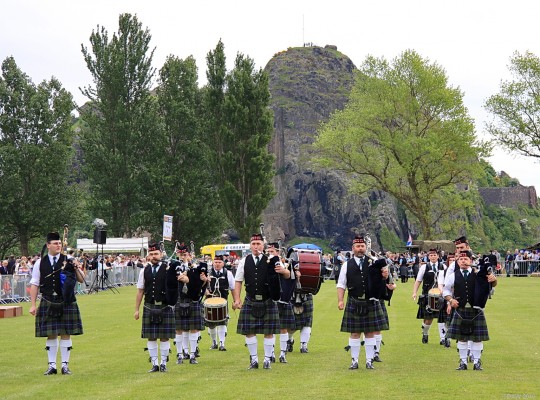 Pipe Band Championships, Dumbarton, 2008
The Glen Mor Pipe Band taking part in the 2008 Pipe Band championships at Levengrove Park in Dumbarton.  Dumbarton rock is in the background.  [url=http://www.streetmap.co.uk/map.srf?X=239225&Y=674830&A=Y&Z=115/] Map location. [/url]
