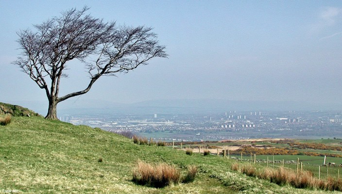 View from Gleniffer Braes
Looking North West over Glasgow from a high point on the Gleniffer Brae footpath.  [url=http://www.streetmap.co.uk/streetmap.dll?G2M?X=248125&Y=659985&A=Y&Z=3/]Map location[/url]
