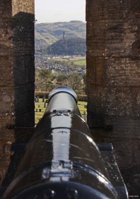 Grand Battery Gun, Stirling Castle
This Gun appears to be pointing at the Wallace monument in the distance but the monument was built long after the gun battery.  In 1746 this gun along with others from the Castle defeated Jacaobite artillery standing on Gowan Hill, where the present day Cemetery  stands.
