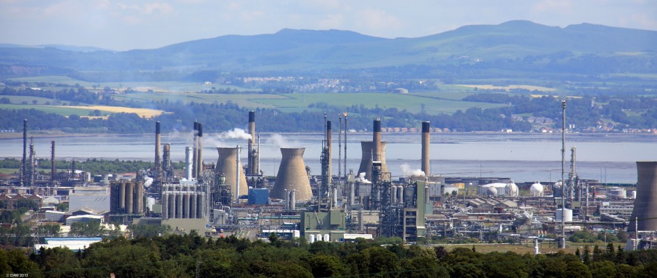Grangemouth Refinery, River Forth
Grangemouth is Scotland's only refinery, supplying products to Scotland, the north of England and Northern Ireland. It started in 1924 as Scottish Oils and is now operated by Ineos.  There is a pipeline between here and Finnart Oil Terminal on the west coast allowing deep water access for crude tankers and also for finished product.  [url=http://www.streetmap.co.uk/map.srf?X=291855&Y=677090&A=Y&Z=115/] Map location. [/url]
