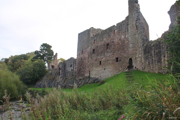 Hailes Castle, East Lothian
Hailes Castle dates from 1240 and had a chequered career.  It was attacked twice by Henry Percy and once by Oliver Cromwell.  Mary Queen of Scots stayed here in 1567 before her marraige to Lord Bothwell. 
