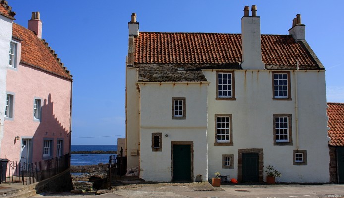 Harbour Houses, Pittenweem
[url=http://www.streetmap.co.uk/map.srf?X=355033&Y=702452&A=Y&Z=115/] Map location. [/url]
