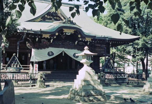 Homyoji Temple, Tokyo 1985
I stumbled upon this at a weekend when just taking a short walk from my Hotel in the Ikebukuro district of Tokyo whilst on an alledged business trip.  Down a back street where you might least expect to find something like this.
