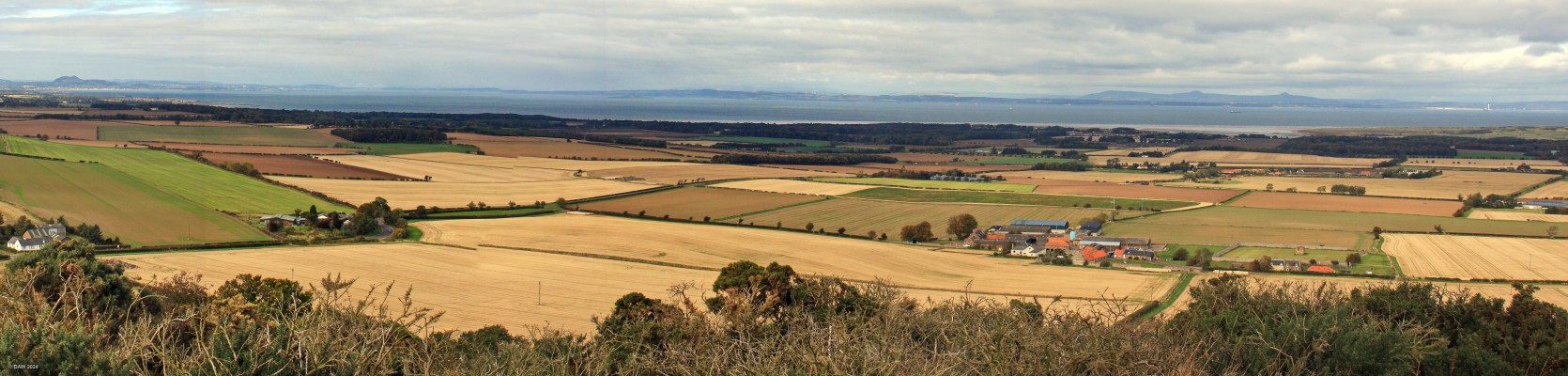 Hopetoun Monument panorama, east Lothians
A panoramic view over the river Forth from the top of the Hopetoun Monument, on the left you can see Arthur's Seat in Edinburgh and you can just make out the white Queensferry Crossing road bridge.  [url=http://www.streetmap.co.uk/map?X=350295&Y=676167&A=Y&Z=120/] Map location. [/url]
