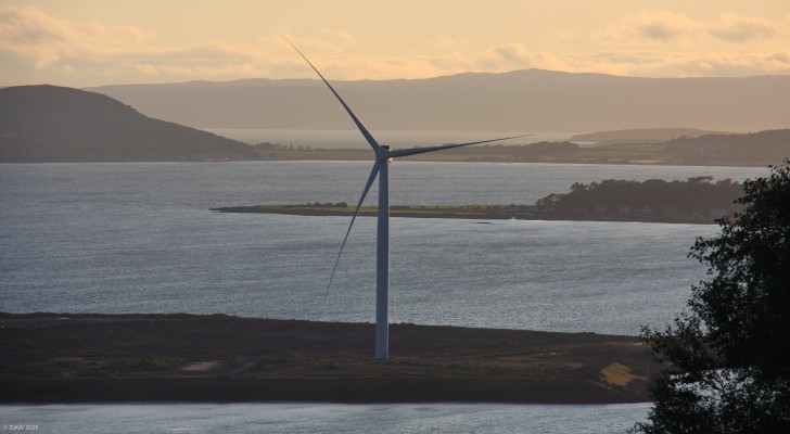 Hunterston offshore test facility
Taken in 2019 from the fairlie moor road when the former oil construction yard at Hunterston was being used to test offshore Wind turbines for the Beatrice offshore windfarm.  The Turbine here is 177m from the tip of the blade to the ground. Each turbine can generate 6MW and the total from the 84 turbines at Beatrice is 588MW. [url=http://streetmap.co.uk/map?X=222810&Y=652359&A=Y&Z=126/] Map location. [/url]
